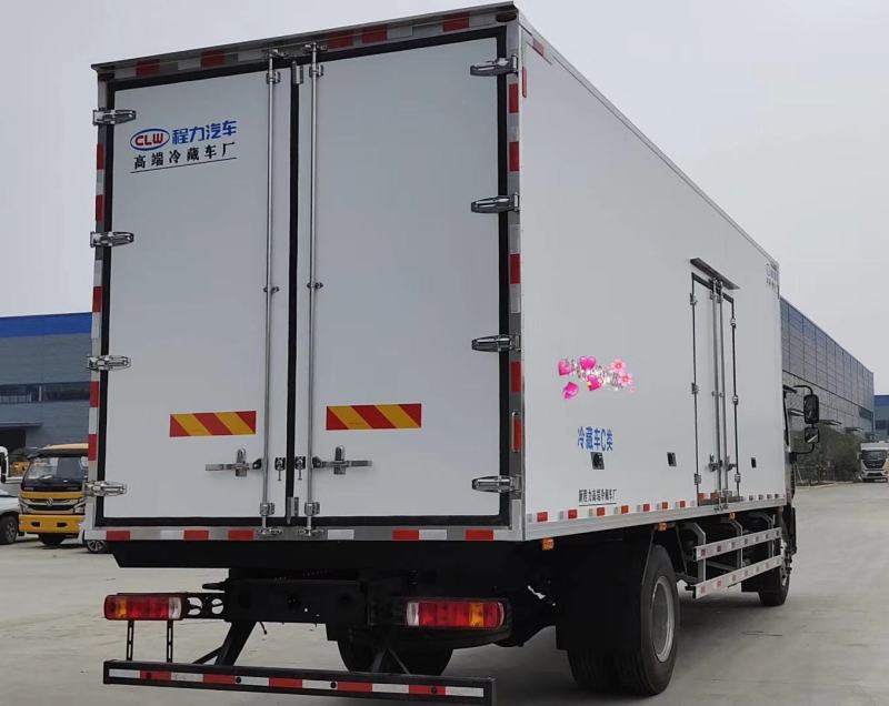 福田欧航国五/国六6.8米冷藏车