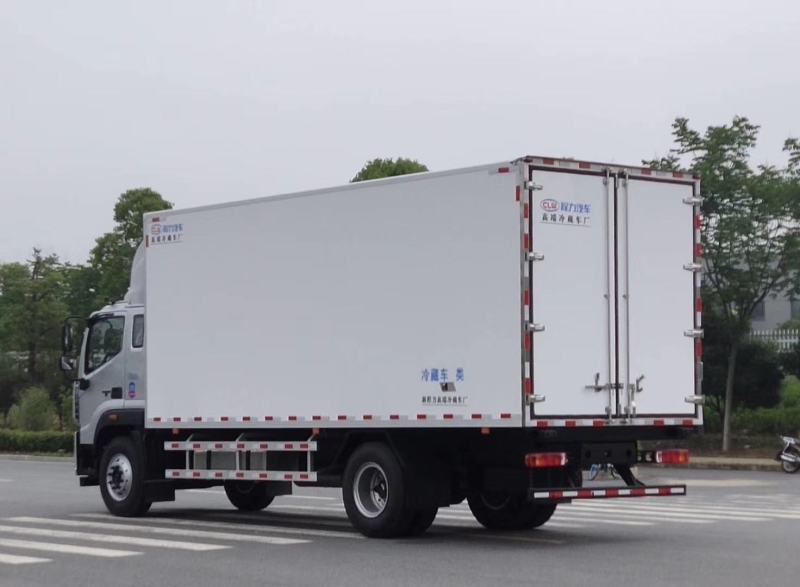 福田欧航国五/国六6.8米冷藏车