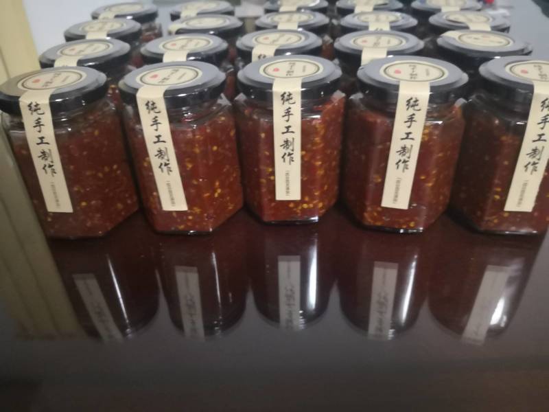 手工辣椒酱，无任何添加剂，口感超好