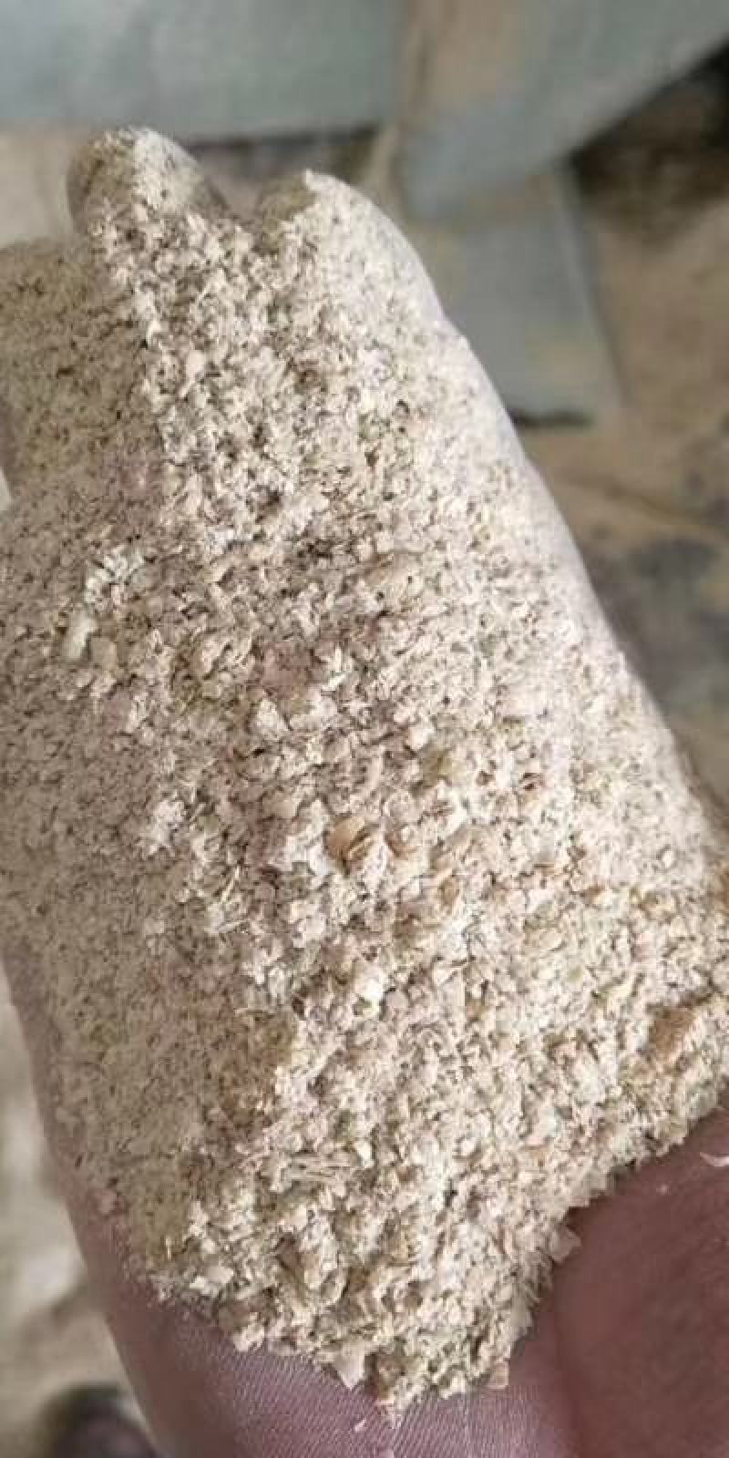 厂家大量销售优质黄豆瓣，豆皮，货源充足新鲜，价格低廉实惠