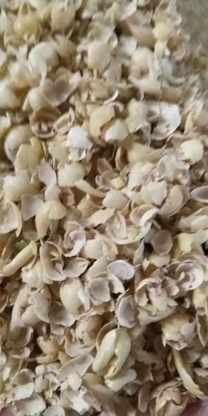 厂家大量销售优质黄豆瓣，豆皮，货源充足新鲜，价格低廉实惠