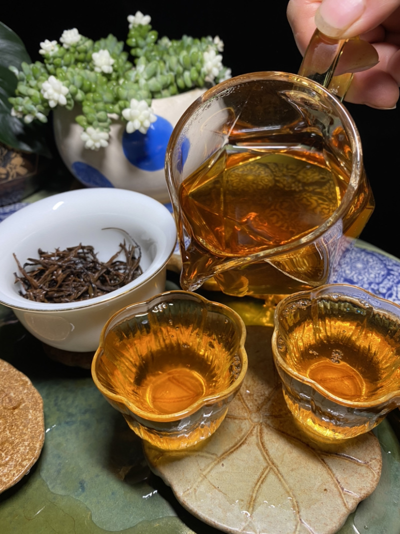 滇红茶景迈山黑紫娟红茶特价推广69元/150克散装送罐子