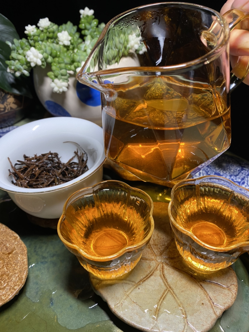 滇红茶景迈山黑紫娟红茶特价推广69元/150克散装送罐子