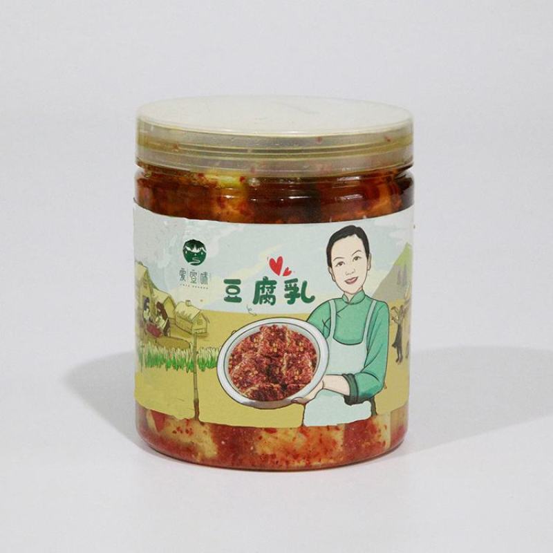 宣城爱宣豪公司《爱宣味》牌豆腐乳，用传统家庭式手工方法腌