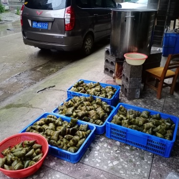 板栗粽，软糯味香，自家纯手工制作，无添加剂