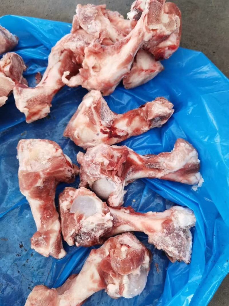 带肉前腿骨，自助餐专用，价格太低，现货十几吨