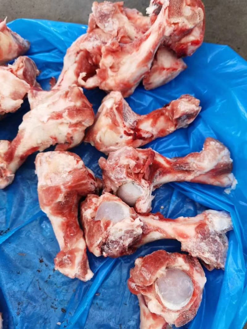 带肉前腿骨，自助餐专用，价格太低，现货十几吨