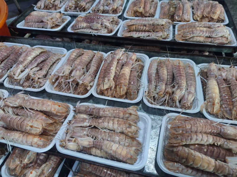 熟冻皮皮虾、虾爬子、肉质饱满、口感上乘、适合餐饮行业。