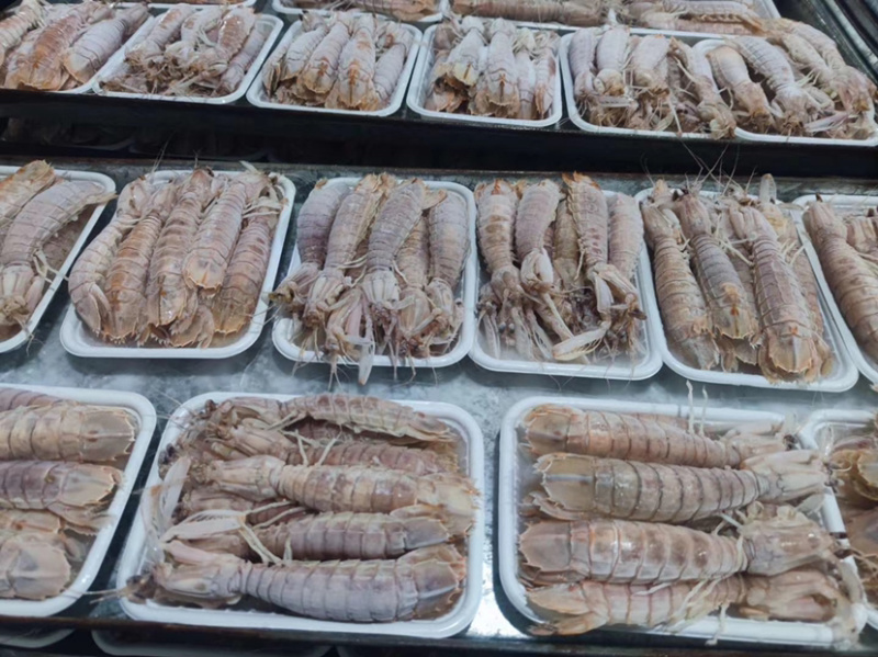 熟冻皮皮虾、虾爬子、肉质饱满、口感上乘、适合餐饮行业。