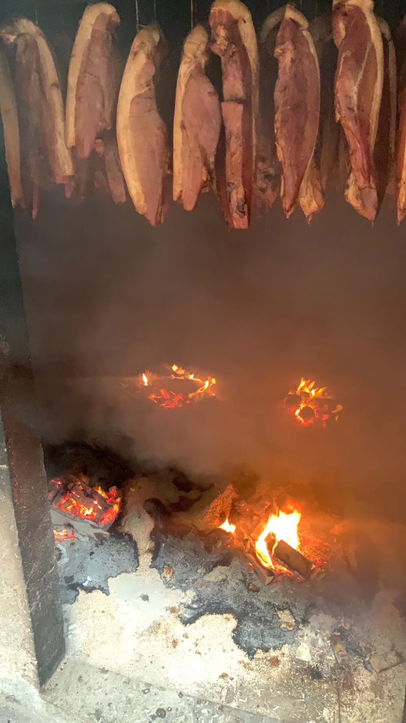 烟熏黄腊排骨（腊肉香肠源头工厂一手货源量大从优）