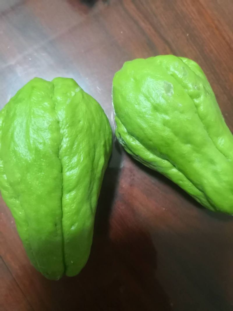 佛手瓜，，依着自己种自己销，我们有自己的合作社。