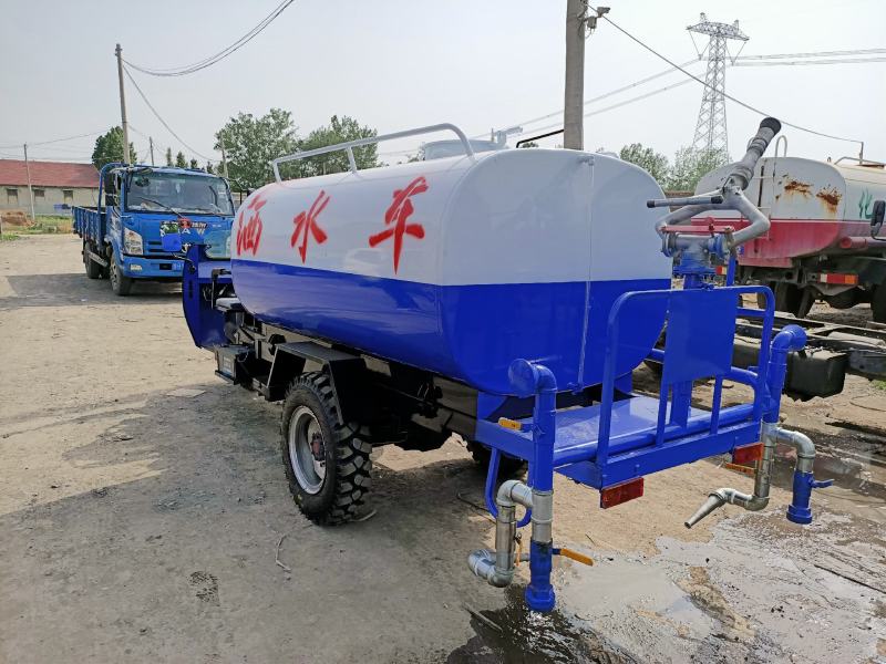 洒水车，二手洒水车，三轮洒水车，环卫洒水车