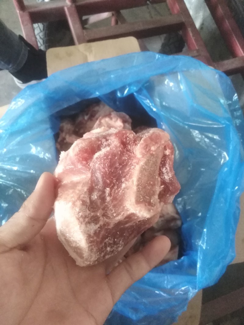 自助餐专用酱大骨一箱二十斤8块钱一斤挂肉量高支持大单