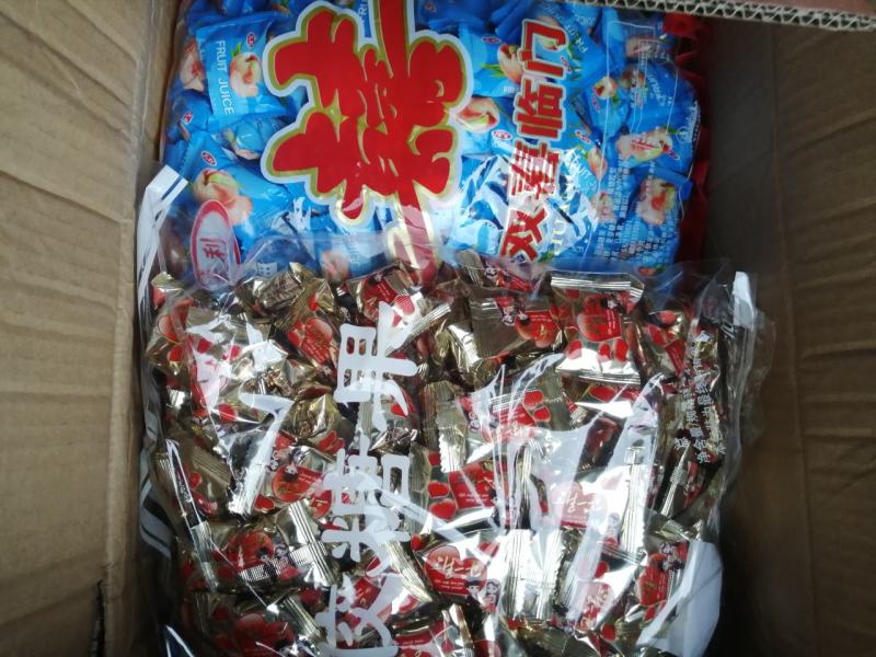 精品散装称斤糖果喜糖巧克力批发，一件30斤年货可混批