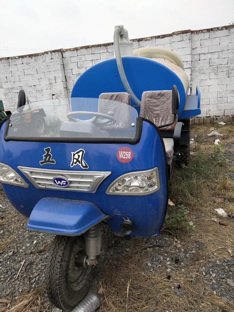 工程两立方吸粪车，农厕吸粪专用车真空吸力，自吸自排