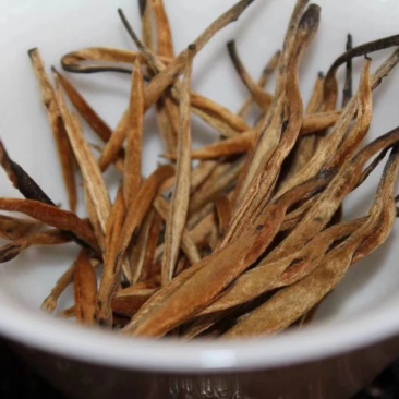 滇红茶头春风庆蜜香大金针滇红无染色