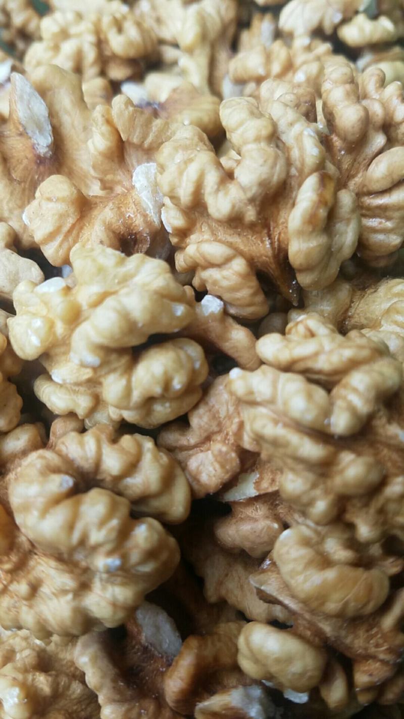 本地核桃仁，新疆核桃仁，各种规格的都有，欢迎各位老板选够