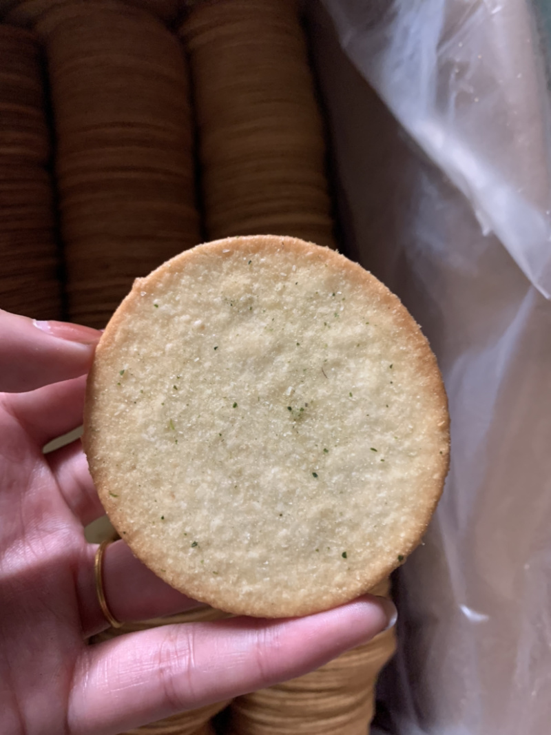 二龙腾飞铁棍山药饼厂家直批一手货源地摊热卖休闲零食