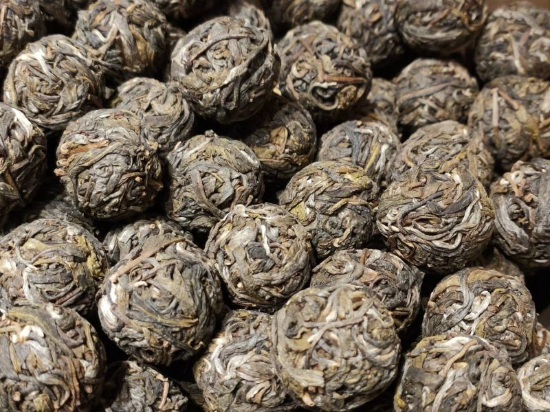 2019年小户赛秋茶古树龙珠干茶气味香甜入口略苦