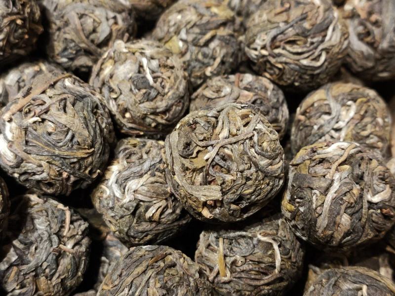 2019年小户赛秋茶古树龙珠干茶气味香甜入口略苦