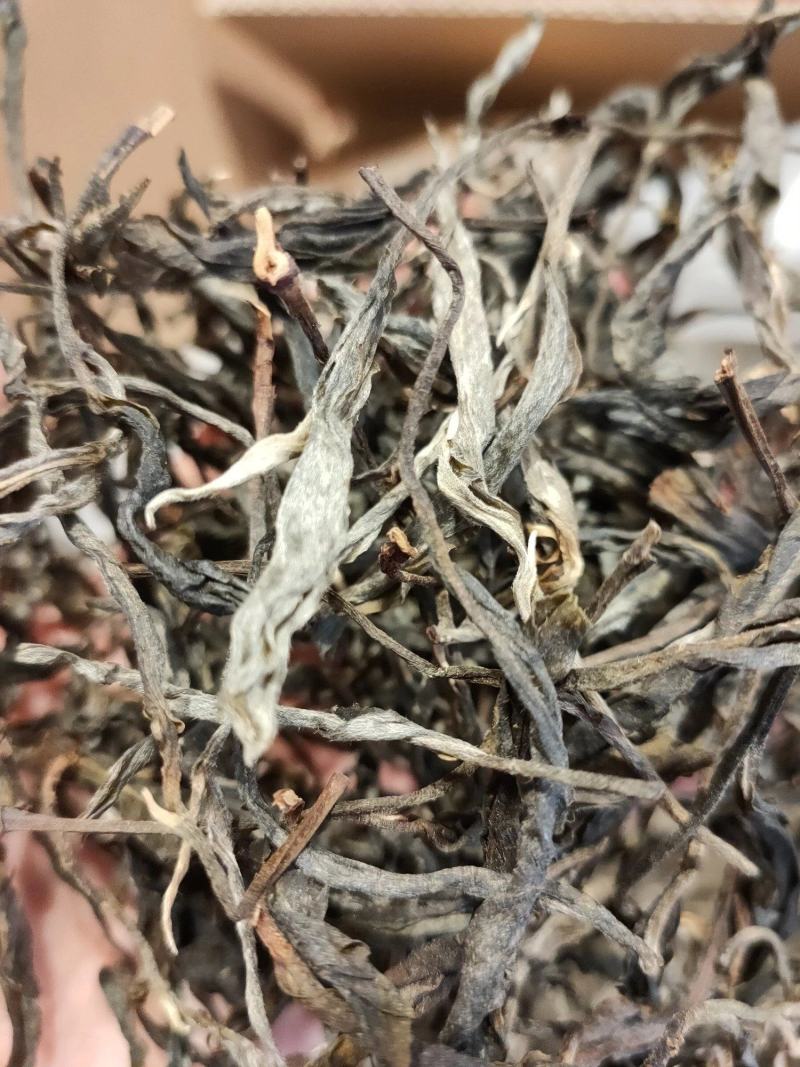 2020年【秋茶首批次】坝糯古树藤条茶散料生茶