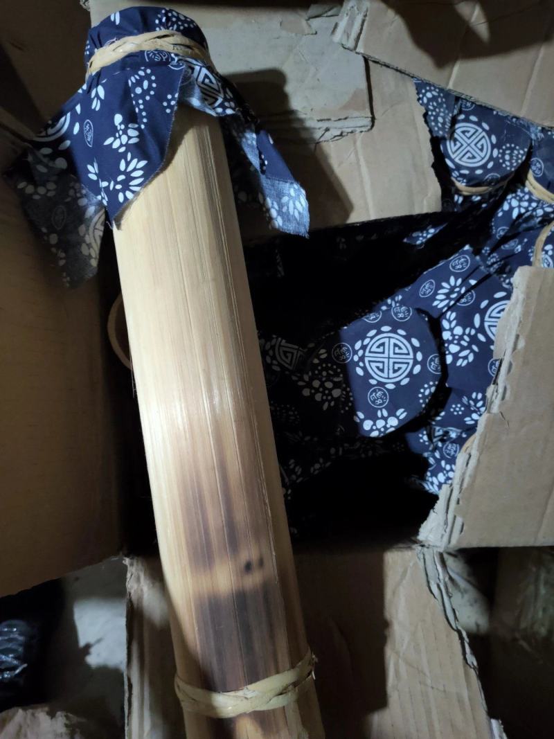2015年勐库西半山古树竹筒香茶，茶叶净重一公斤一筒