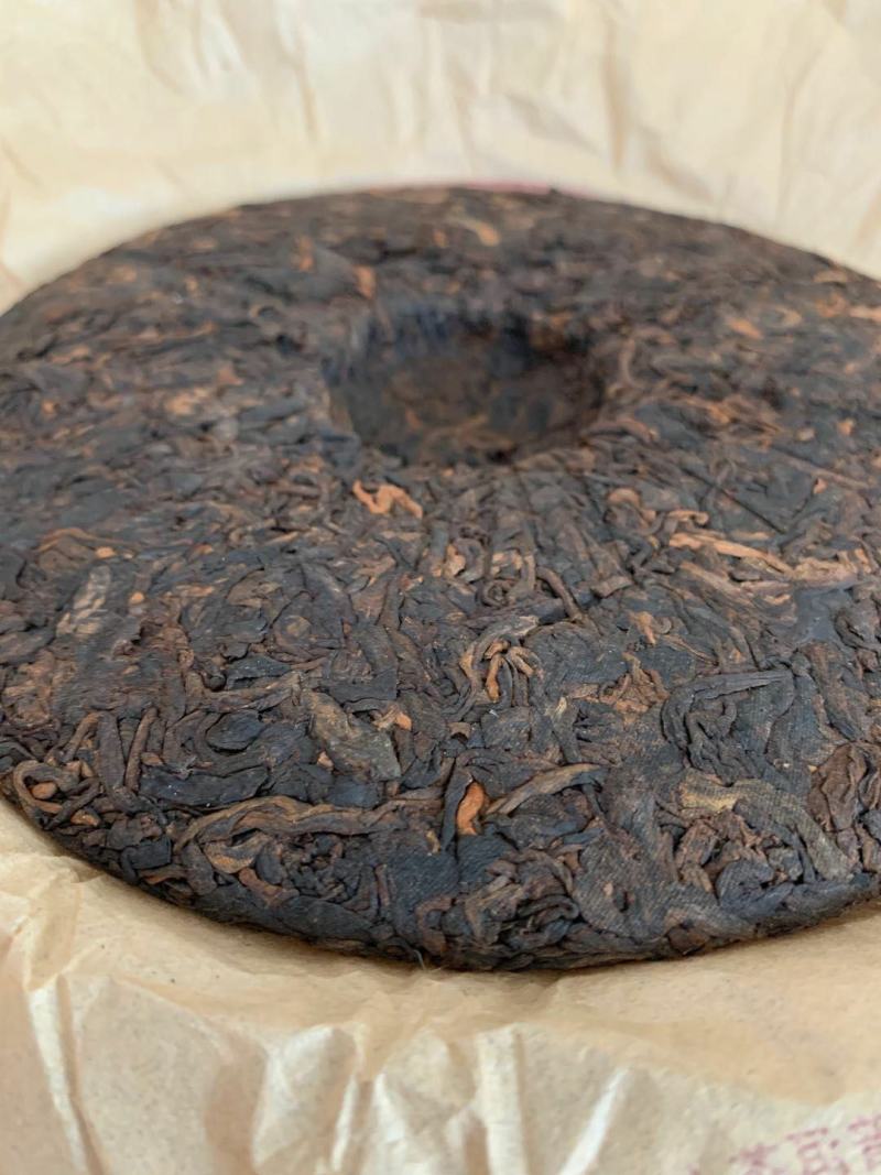 特价2018年易武珍藏普洱熟茶357g饼茶5年勐海干仓