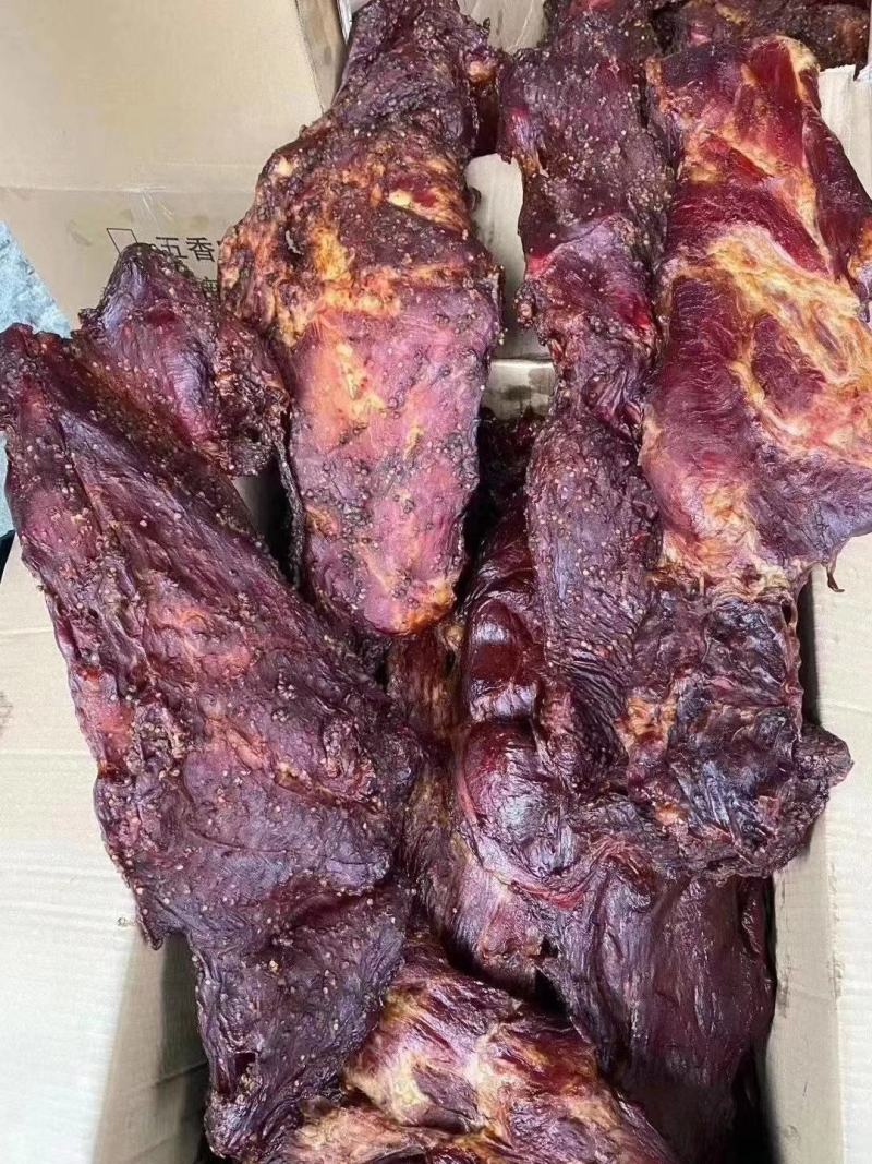 大块肉，牛肉干，猪肉干，鸭风干，腊肉，正宗牛肉。厂家直销