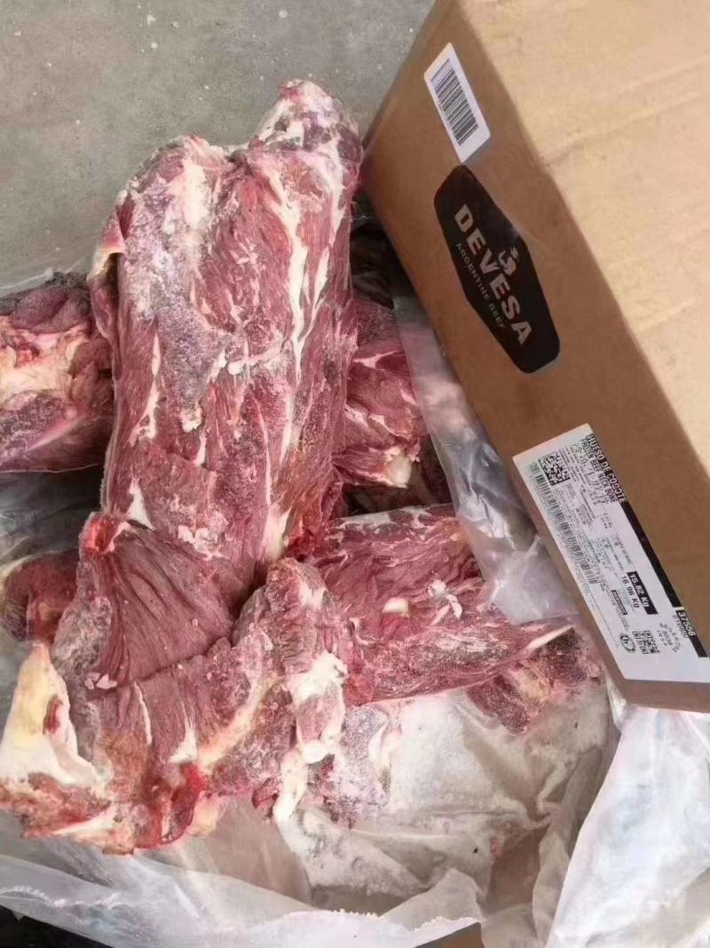 精品-牛脖骨，满肉牛脖骨，全国市场发货，可常年供应