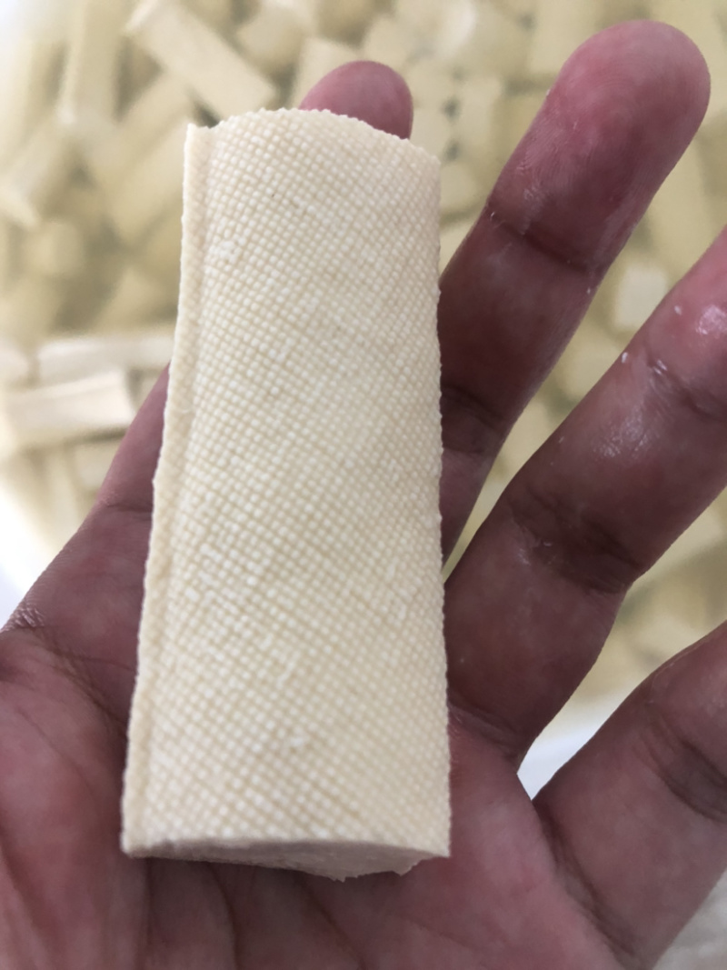 云南红河州石屏特产爆浆小豆腐，可油炸，可以烧烤