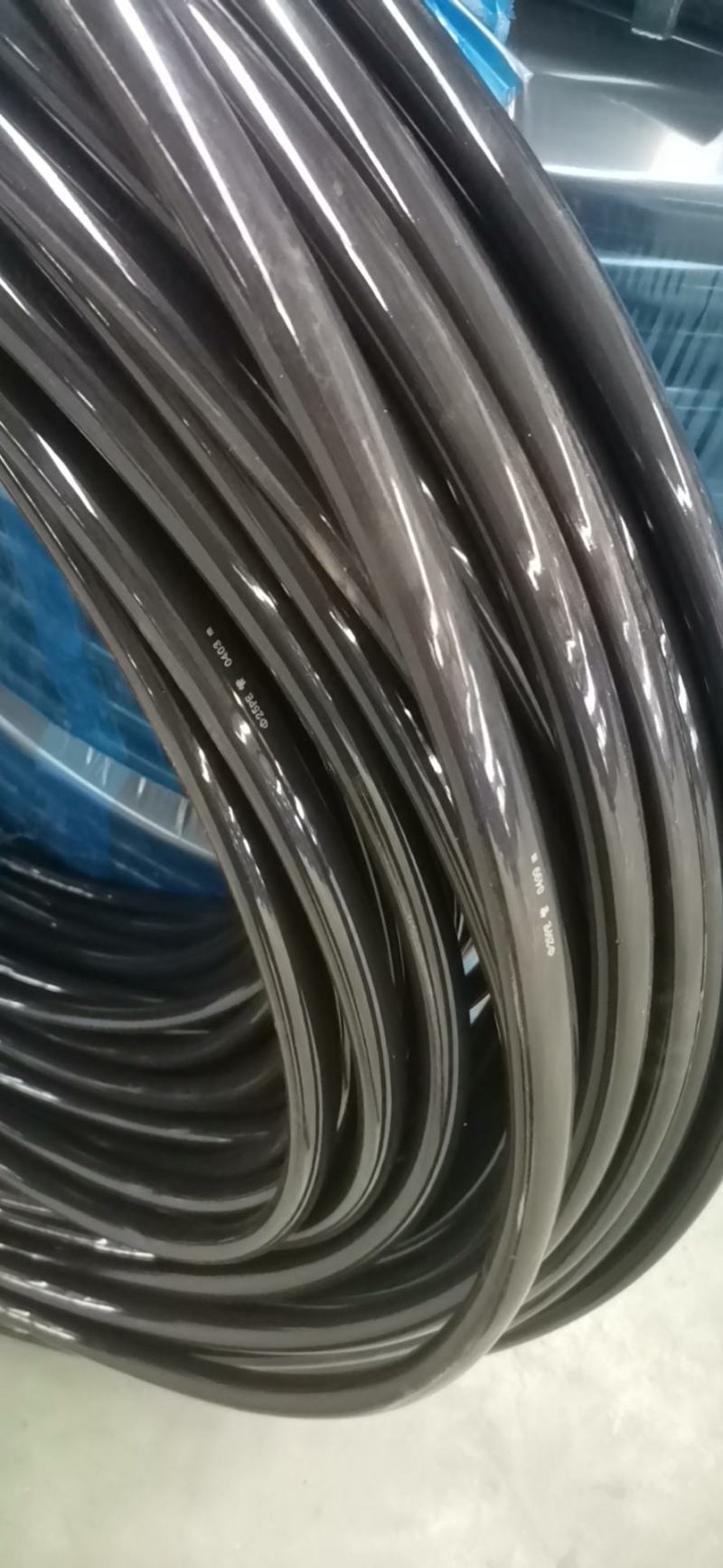 滴灌管水管pe管大棚果园灌溉专用管材加厚抗老化