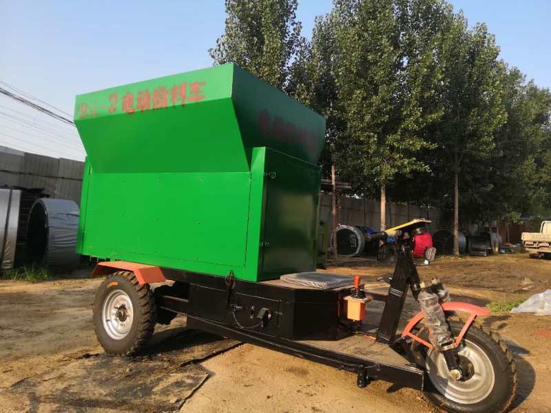 牛羊专用撒料车，2方3方可定制，可做柴油版和电动版