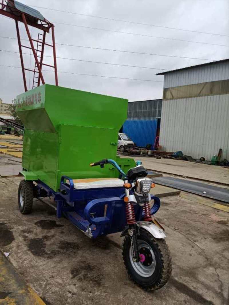 牛羊专用撒料车，2方3方可定制，可做柴油版和电动版