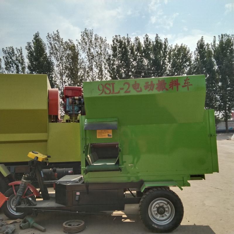牛羊专用撒料车，2方3方可定制，可做柴油版和电动版