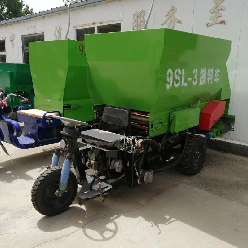 牛羊专用撒料车，2方3方可定制，可做柴油版和电动版