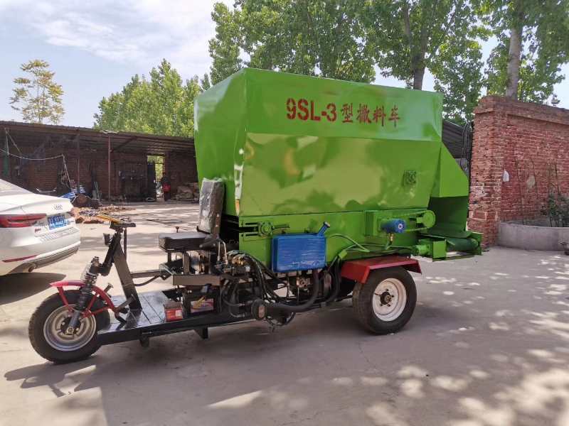 牛羊专用撒料车，2方3方可定制，可做柴油版和电动版