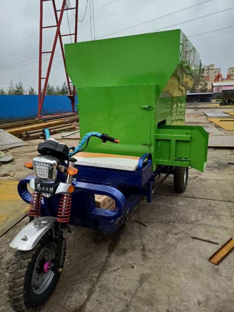 牛羊专用撒料车，2方3方可定制，可做柴油版和电动版