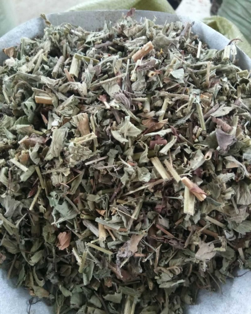 仙鹤草别名龙芽草、脱力草、狼牙草、金顶龙牙、黄龙尾