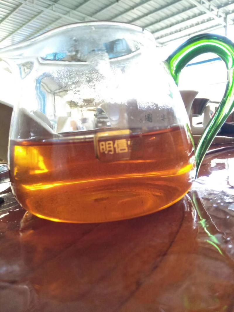古树红茶，优选百年古树茶叶发酵，太阳干燥