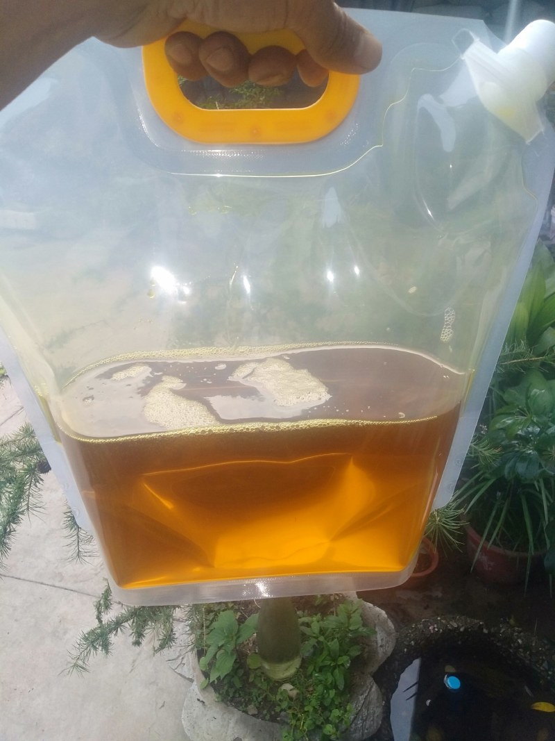 原味当地冬菜籽油，味道香，用物理冷压榨法。