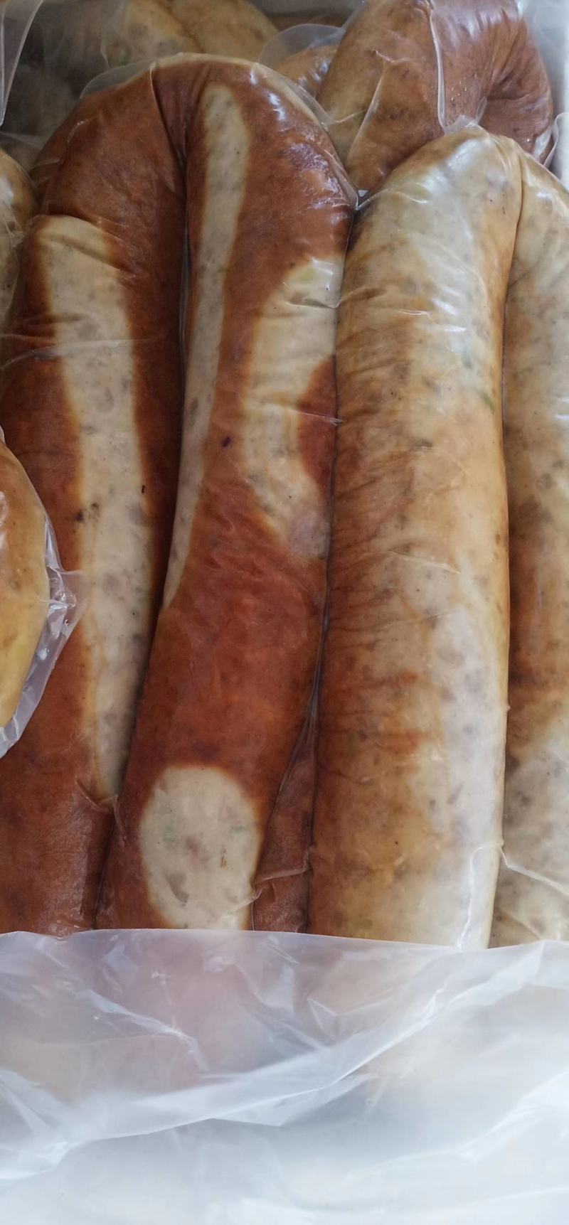 熏驴肠，自家熟制品加工厂加工，口感美味，色泽金黄