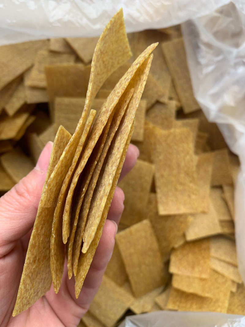 云南荞麦片苦荞酥膨化油炸小零食地摊跑量款儿时味道