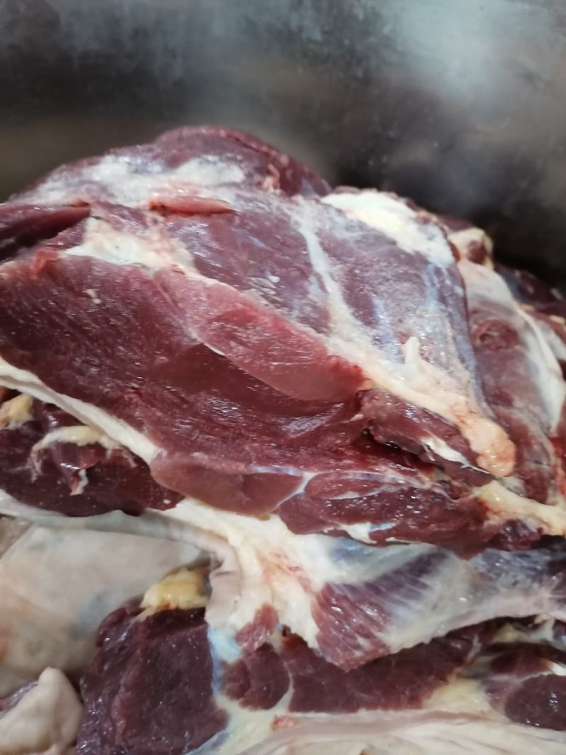 杜蒙荣辉批发带皮鲜肉，保证纯干不注水厂家直销
