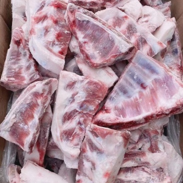 多肉羊胸口骨，羊三角排，40斤一件，适合红烧，酱烧