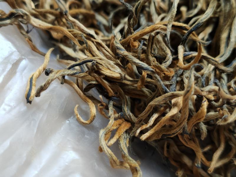 昌宁金丝红茶金豪披覆蜜糖香浓郁汤色金黄透亮