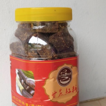 农户自己种植甘蔗，柴火熬制的土红糖