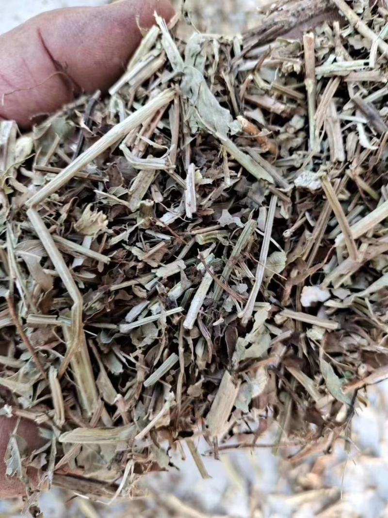 厂里大量现货销售优质花生秧，货源充足，加工精细，价格实惠
