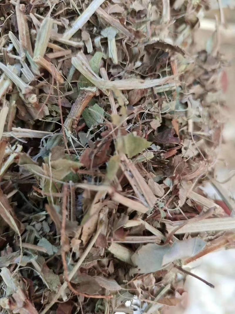 厂里大量现货销售优质花生秧，货源充足，加工精细，价格实惠