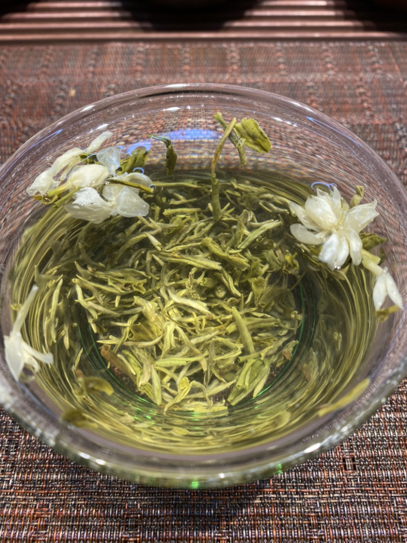 茉莉花茶飘雪250克99元包邮一斤一万多个芽头呢