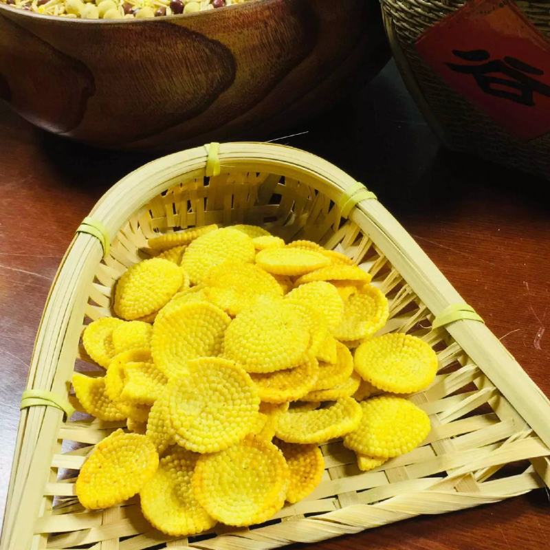凯琳食品地摊小米煎饼膨化早市零食童年网红休闲怀旧地摊热销